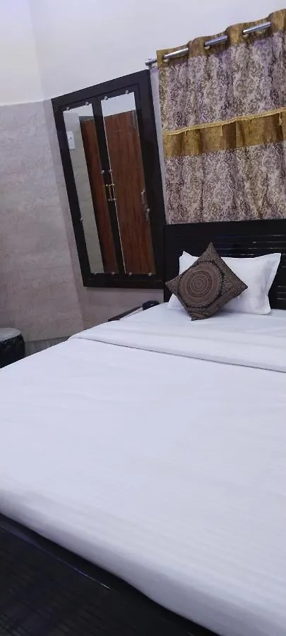 Saroja Paying Guest House Benares