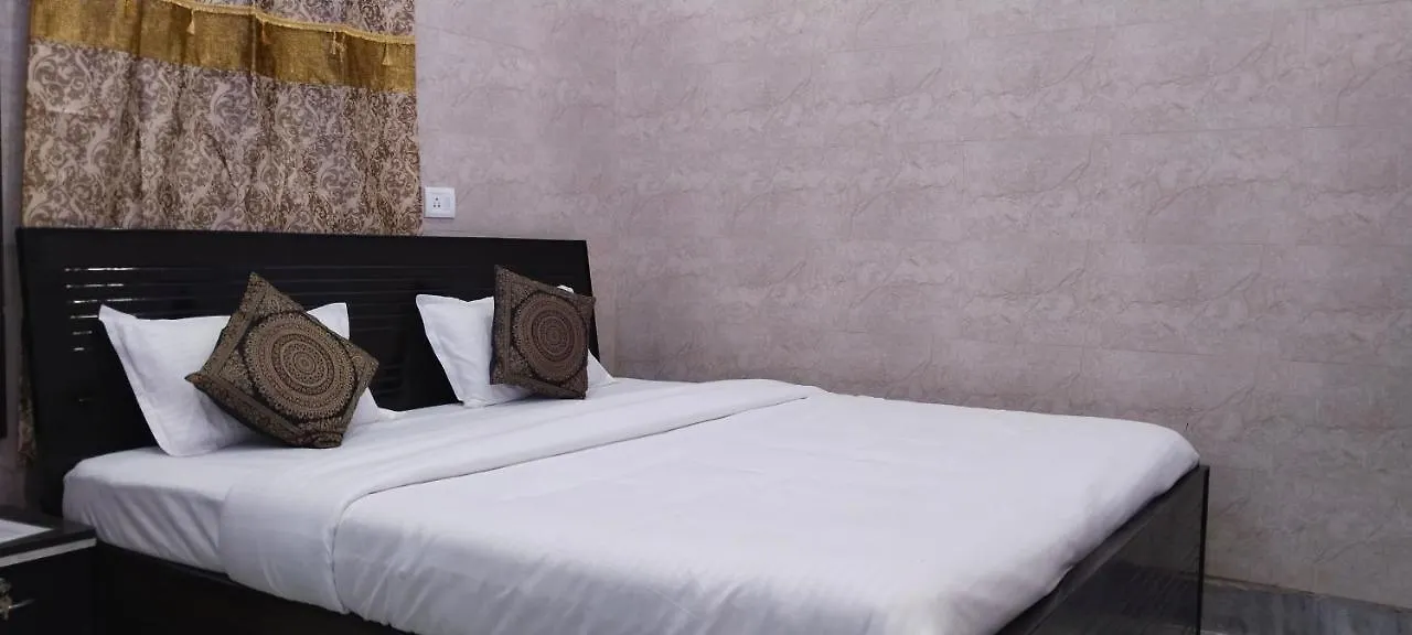 Saroja Paying Guest House Waranasi