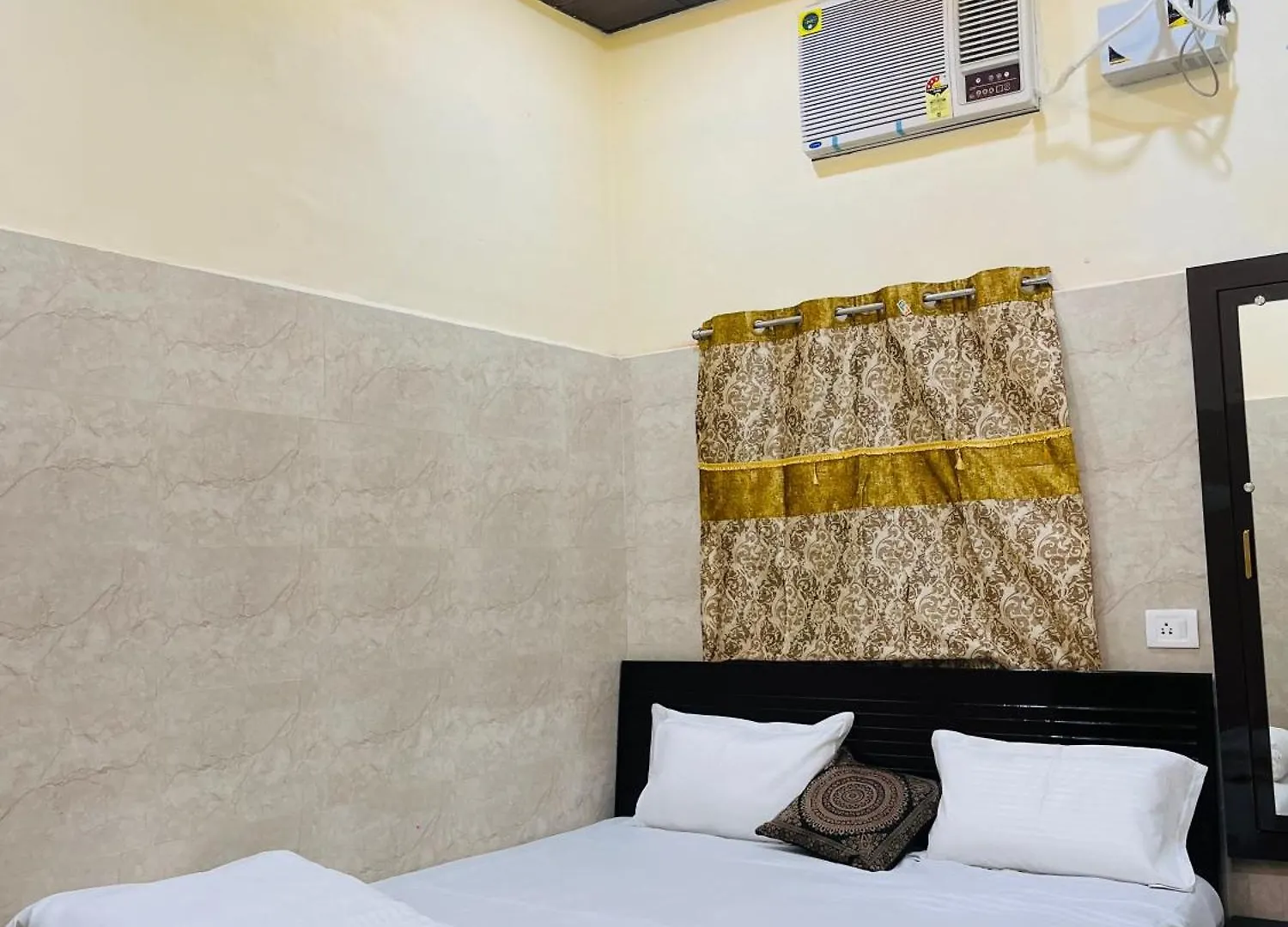 Saroja Paying Guest House Waranasi